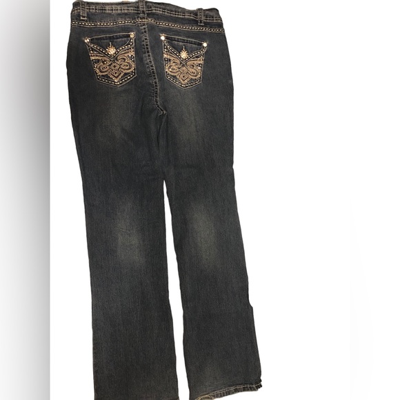 Roz and Ali Jeans - Picture 11 of 14